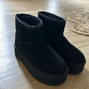 Mini platform UGG boots